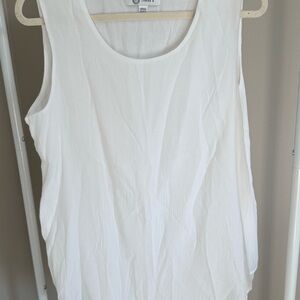 Elegant and Classic White Sleeveless Tank Top